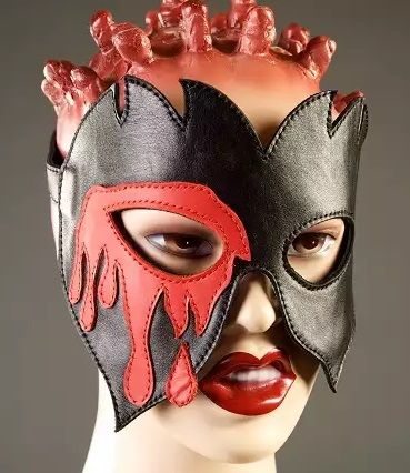 Чёрные очки-маска с красным Подиум «Вампир» Р39