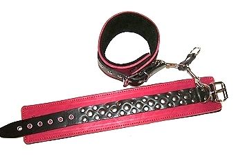 Красно-чёрные узкие поножи с клёпками Подиум Р254А