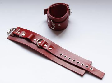 Красные не подшитые наножники со сварным D-кольцом Beastly 10111R