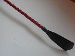 Короткий плетеный стек с наконечником-хлопушкой Подиум Р1921