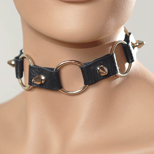 Кожаный черный ошейник с кольцами и шипами Sitabella 3110-1