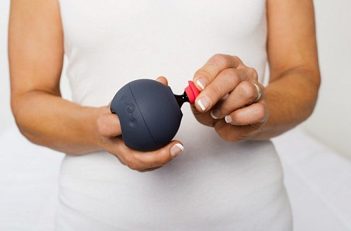 Серый магнитно-левитационный пульсатор с широким диапазоном вибрации + 2 дополнительные насадки Revel Body SOL RB-302EURB-421