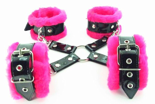 Набор фиксаторов краб с розовым мехом BDSM Light БДСМ арсенал 760004ars