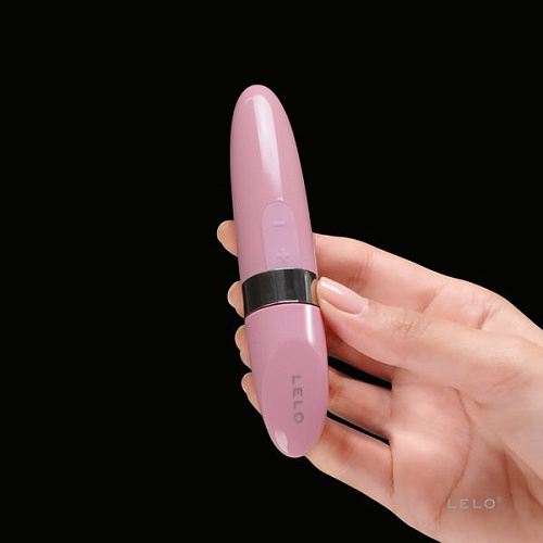 Розовый мини-вибромассажёр Lelo Mia 2 Petal Pink LEL7724