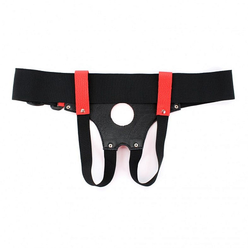 Красно-чёрные кожаные трусики для страпона БДСМ арсенал 52014ars