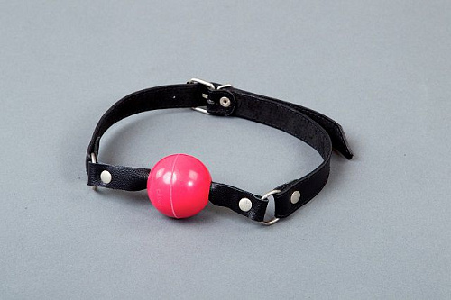 Кляп-шарик на кожаных ремешках Подиум Р43