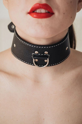 Чёрный кожаный ошейник с петлёй для поводка БДСМ арсенал 55042