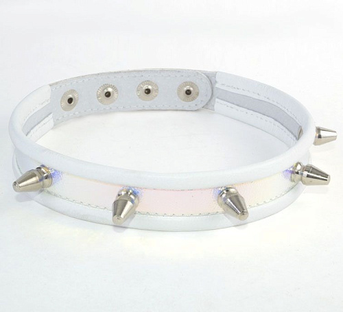 Узкий белый ошейник с шипами и перламутровым блеском Sitabella 3125-39