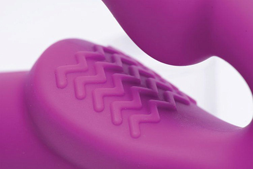 Ярко-розовый безремневой вибрострапон XR Brands Evoke Vibrating Strapless Silicone Strap-on Dildo AE826