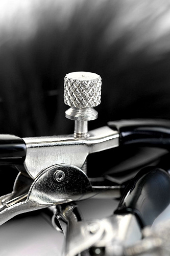 Зажимы для сосков с чёрным пухом ToyFa Theatre 705009