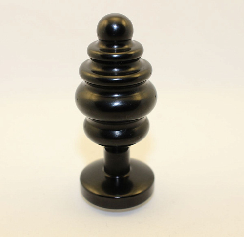 Чёрная фигурная анальная пробка с красным кристаллом 4sexdreaM 47474-2 (8,2 см)