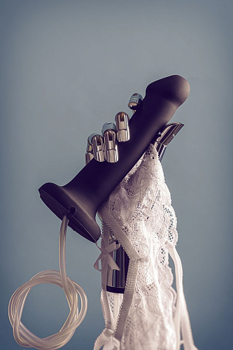 Чёрный фаллос с имитацией эякуляции Strap-on-me Silicon Cum Dildo L 6013267 (19,6 см)