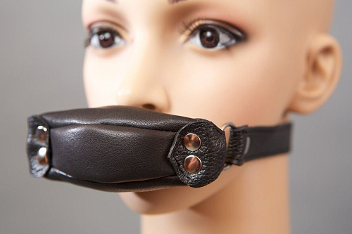 Чёрный кожаный кляп на ремешках Подиум Р41