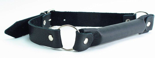 Чёрный кожаный кляп-трензель на кольцах БДСМ арсенал 60004ars