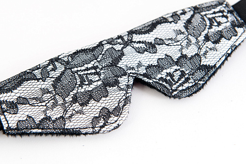 Серебристый кружевной набор: маска и флоггер ToyFa 716041