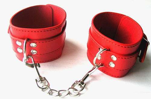 Красные оковы на ноги на цепочке с карабинами Bior toys MLF-90058-3