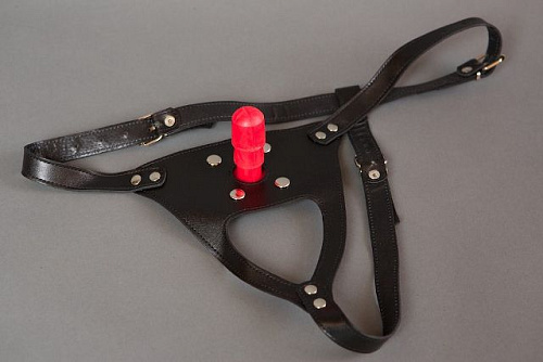 Кожаные трусики чёрного цвета с плугом Подиум Р68