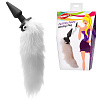 Анальный плаг с игривым пушистым хвостиком XR Brands White Fox Tail Vibrating Butt Plug AE179 (10 см)