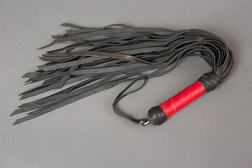 Чёрный флогер с красной рукоятью и 35 полосами Подиум Р195А (67 см)