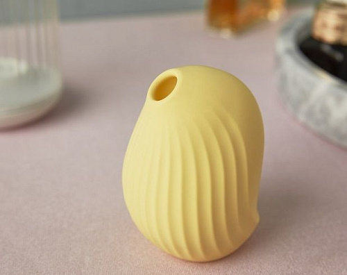 Жёлтый вакуум-волновой стимулятор с вибрацией и базой-ночником Cuddly Bird Cuddly Bird CB-YW