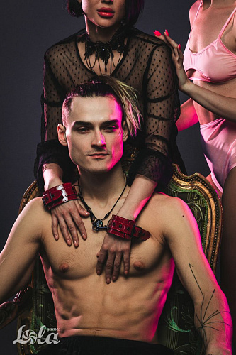 Красно-чёрные наручи Lola toys Bizzare 1099-01lola