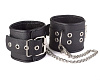 Кожаные черные оковы с широким ремешком, соединенные цепочкой Sitabella 3072-1