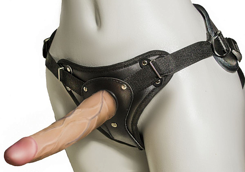 Женский страпон телесного цвета с вагинальной пробкой LOVETOY (А-Полимер) Woman Strap 837103 (18 см)