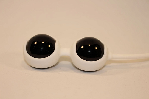 Чёрно-белые вагинальные шарики со смещённым центром тяжести 4sexdreaM 47175-3