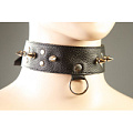 Чёрный кожаный ошейник с шипами и колечком Подиум Р295