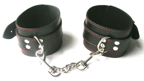 Черные оковы на ноги на цепочке с карабинами Bior toys MLF-90058-1