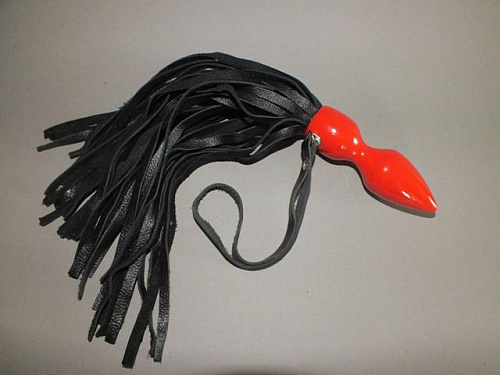 Чёрный флогер с красной деревянной ручкой Подиум Р133А