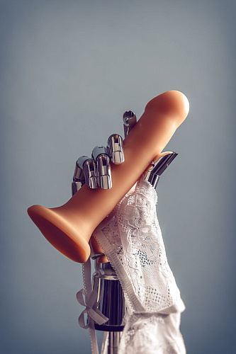 Телесный фаллос на присоске Strap-on-me Silicone Bendable Dildo XL 6013120 (20 см)