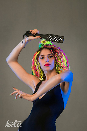 Шлёпалка с заклёпками Lola toys Hot Spot 1126-01lola (32 см)