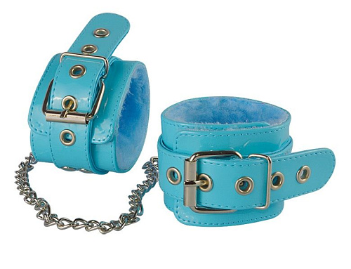 Голубые лаковые оковы с меховой отделкой Sitabella 5012-50