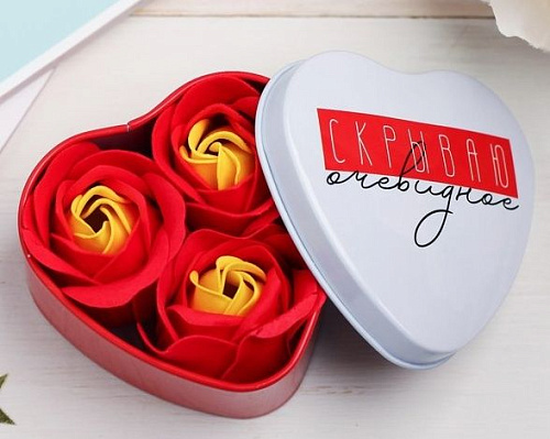 Красные мыльные розочки в шкатулке-сердце Сима-Ленд «Скрываю очевидное» 4669477 (3 шт)
