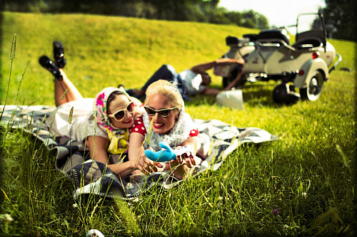 Нежно-голубой вибратор с двумя моторами Fun Factory MiSS Bi 1201073 (17 см)