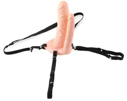 Полый страпон тедесного цвета с двумя стволами Pipedream 6  Double Penetrator Hollow Strap-On PD3384-21