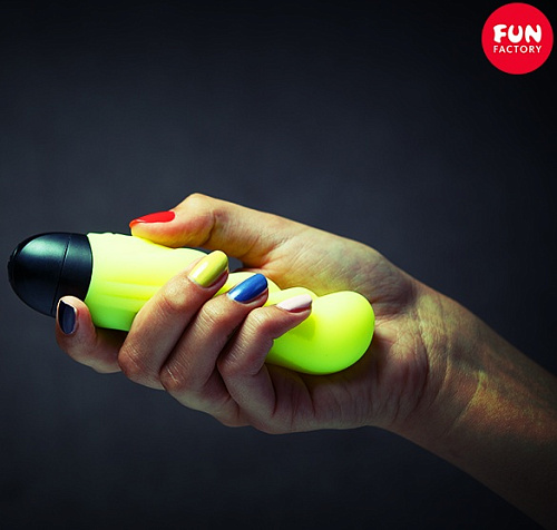 Жёлтый вибратор с волнистым рельефом Fun Factory Meany 04514