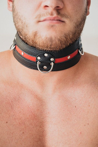 Чёрно-красный кожаный ошейник увеличенного размера с кольцом БДСМ арсенал 55023XL