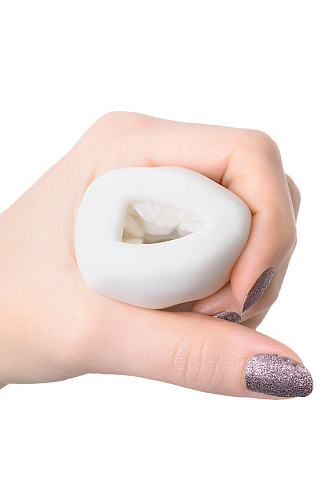 Фигурный мастурбатор белого цвета Men sMax Pucchi CREAM