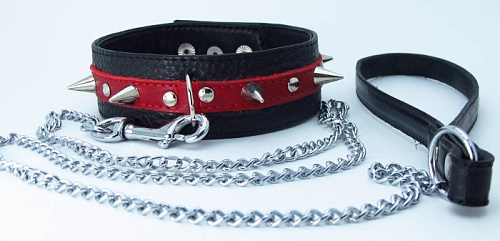 Чёрно-красный ошейник из кожи с шипами БДСМ арсенал 55012