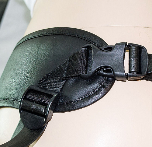 Универсальный пояс премиум класса (S) с 2 чёрными насадками LOVETOY (А-Полимер) 300503