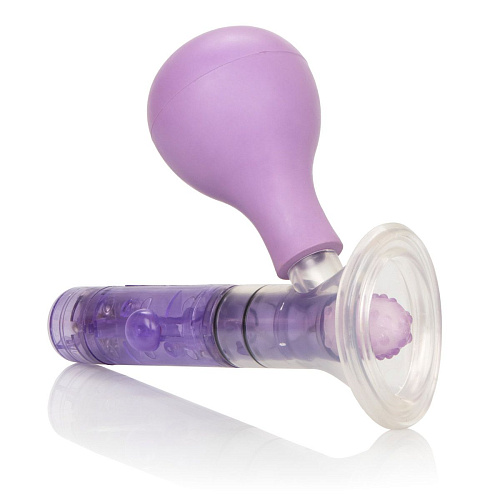 Клиторальная мини-помпа фиолетового цвета с вибрацией California Exotic Novelties Penetrating Mini Clitoral Pump SE-0604-14-3