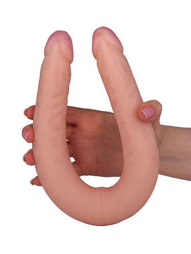 Двусторонний лесбийский фаллоимитатор телесного цвета из неоскин LOVETOY (А-Полимер) 057103 (43 см)