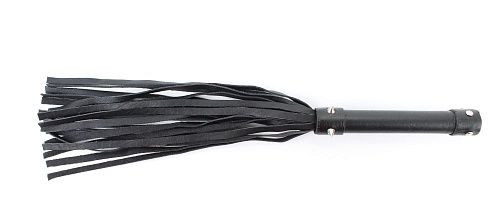 Чёрная плеть из натуральной кожи с проклёпанной ручкой БДСМ арсенал 54042ars (44 см)