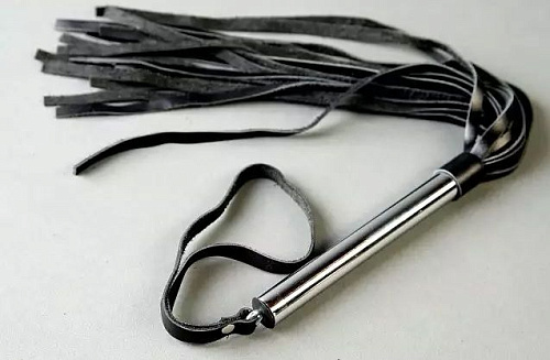 Чёрный флоггер с серебристой металлической ручкой Подиум Р196