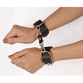 Чёрные наручи на карабинах Sitabella «Новичок» 3359-1