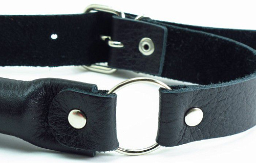 Чёрный кожаный кляп-трензель на кольцах БДСМ арсенал 60004ars