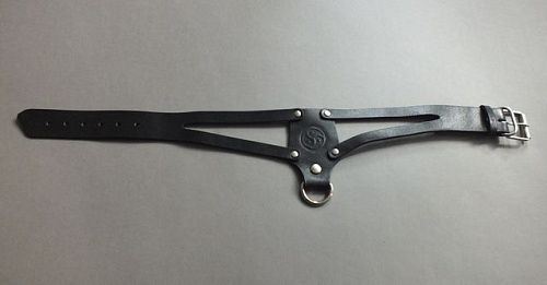 Чёрный ошейник с трискелем Подиум Р2026