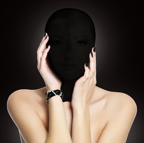 Чёрная закрытая маска на лицо Shots Media BV Subjugation OU036BLK